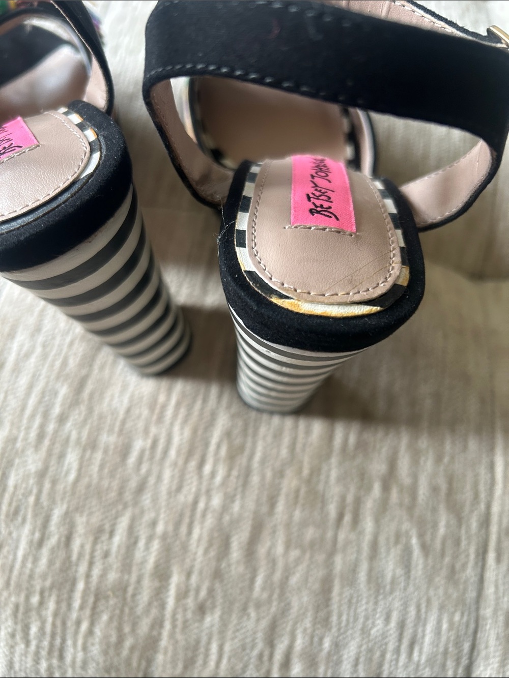 Betsey Johnson Black Platform Sandals with Multicolor Pom-Pom - Picture 7 of 7